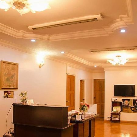 Adler Lady Hostel - Ladies Only Янгон Экстерьер фото
