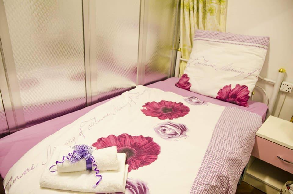 Adler Lady Hostel - Ladies Only Янгон Экстерьер фото