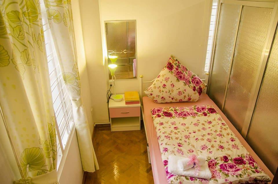 Adler Lady Hostel - Ladies Only Янгон Экстерьер фото